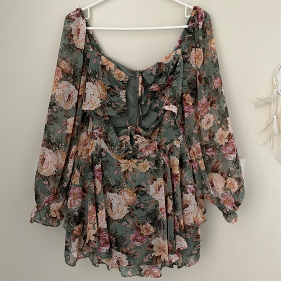 Floral romper with tie front - Picture 1 of 1